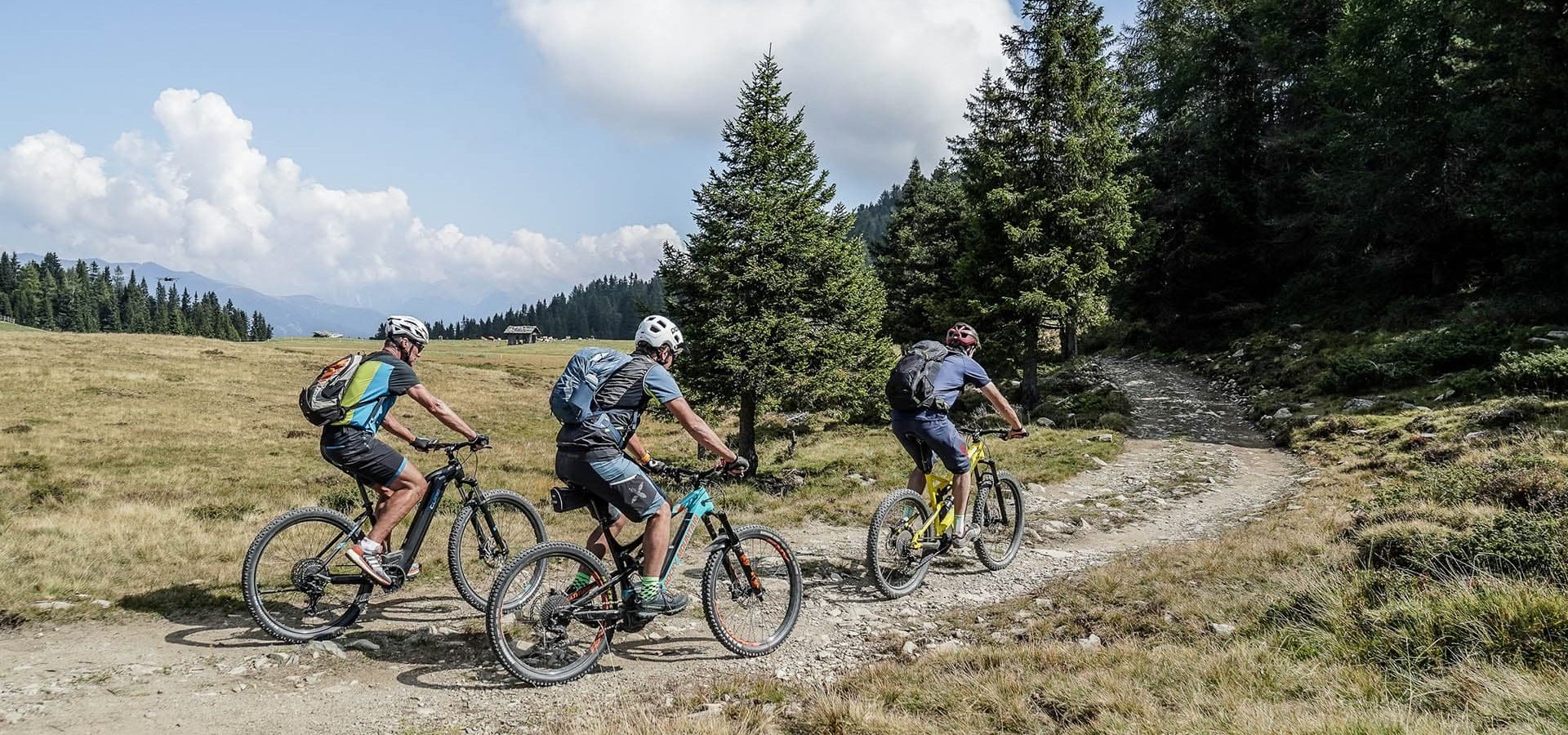 Ferien in Meransen Südtirol Dolomiten Sommerurlaub in den Bergen (1)