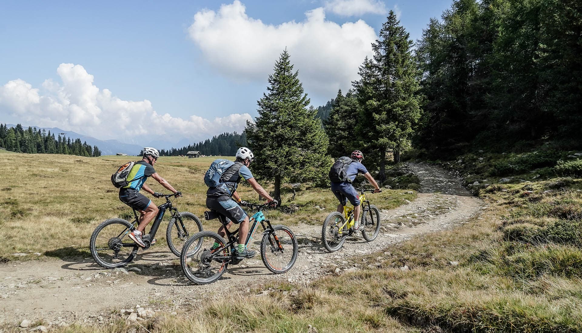 Ferien in Meransen Südtirol Dolomiten Sommerurlaub in den Bergen (1)